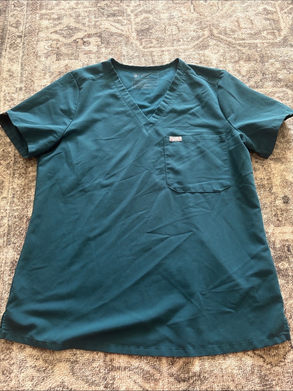 Figs one Pocket women’s top.